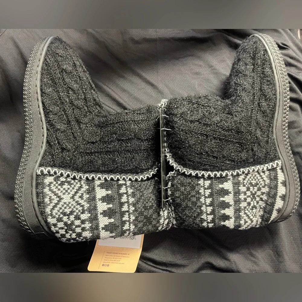 NWT MUK LUKS Cabin Slipper Booties Women’s Size 5/6 Black Nordic Sherpa Lined